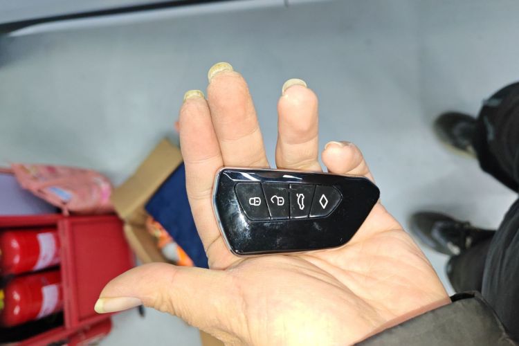 比亚迪 元PLUS 2023款 冠军版 430KM 超越型中控内饰7001