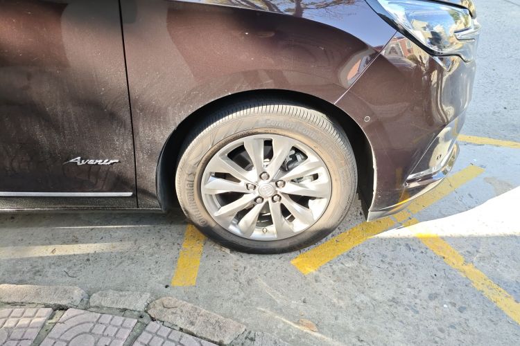 别克GL8 2022款 Avenir艾维亚 六座贤礼版车身外观10