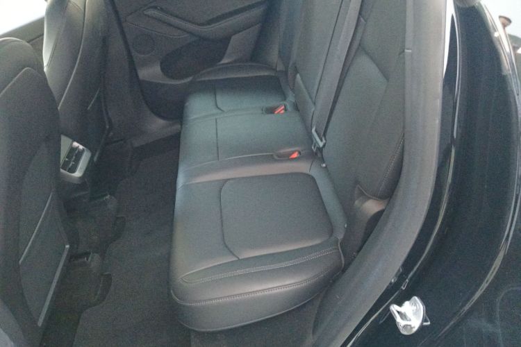 特斯拉 Model Y 2022款 后轮驱动版中控内饰7004