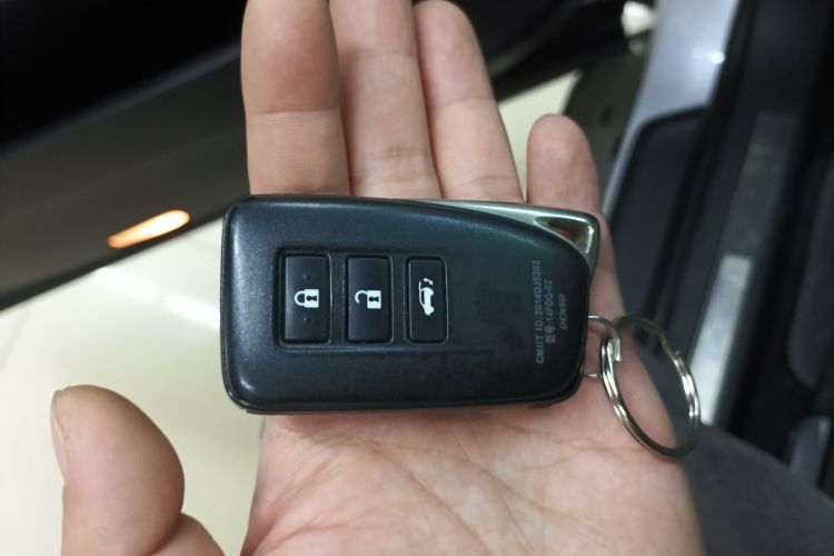 雷克萨斯RX 2016款 300 四驱典雅版 国V中控内饰7001