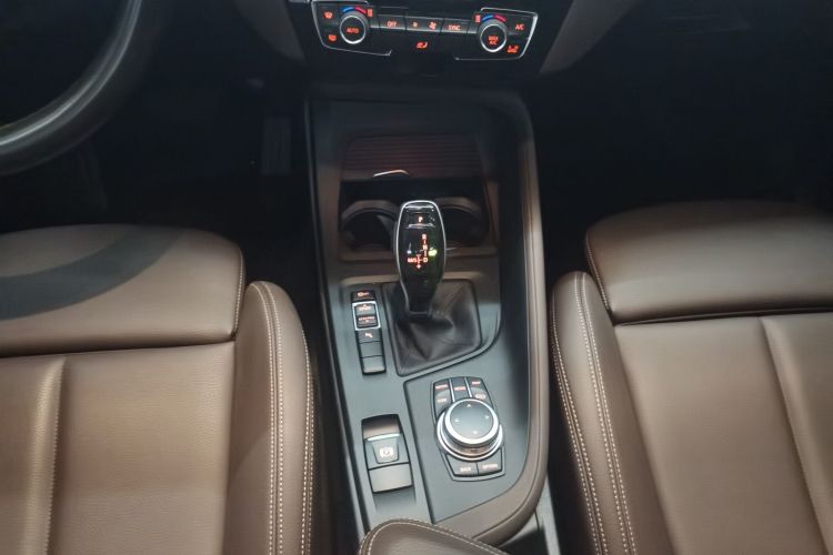 宝马X1 2022款 sDrive25Li 领先型中控内饰18