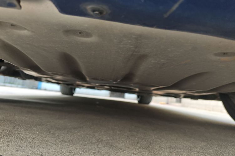 宝马3系 2019款 320i M运动曜夜版局部细节9008