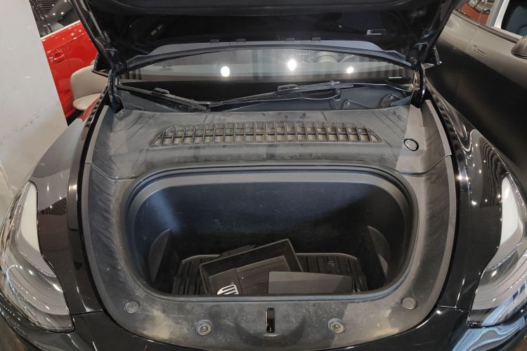 特斯拉 Model Y 2022款 改款 后轮驱动版机舱底盘24
