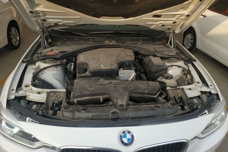 宝马3系 2015款 320i 时尚型局部细节24