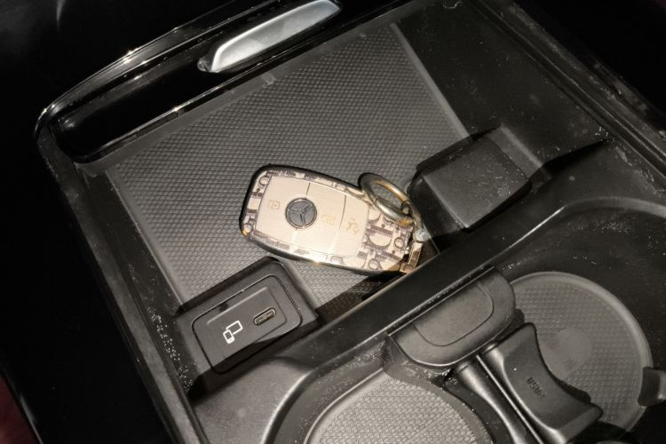 奔驰A级 2020款 改款二 A 180 L 运动轿车中控内饰11