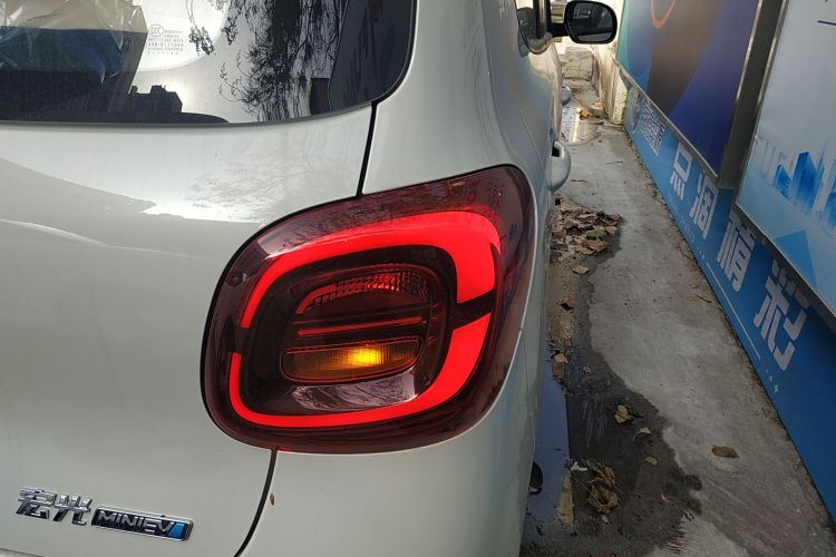 五菱汽车 宏光MINIEV 2025款 四门版 进阶款车身外观9