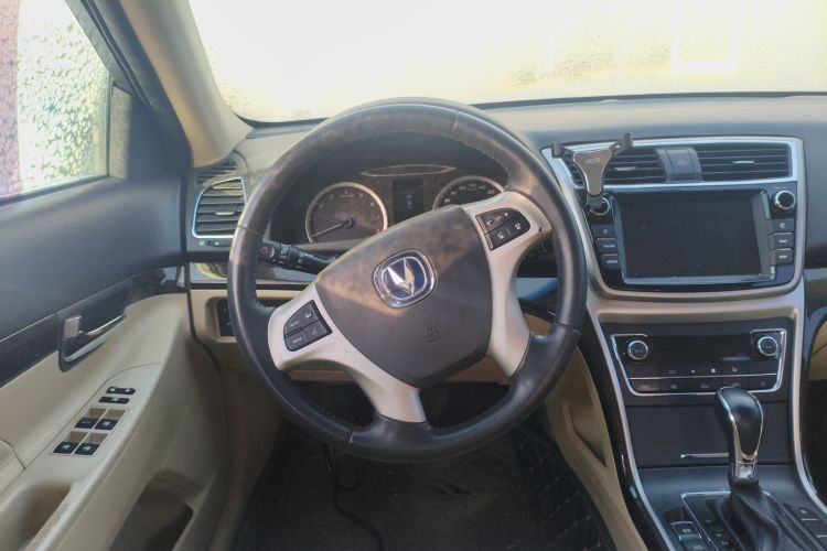 长安 睿骋 2016款 1.8T 自动智享版尊悦型中控内饰13