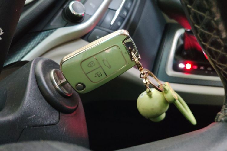 别克 英朗 2019款 15T 双离合互联精英型 国VI中控内饰7001