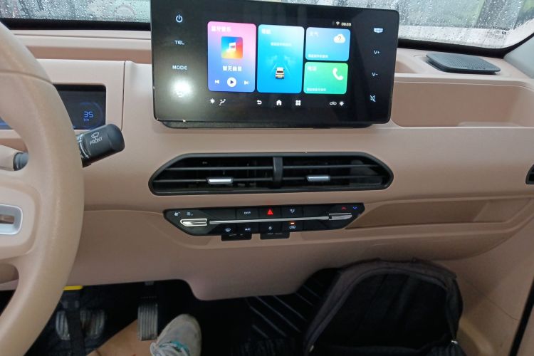 吉利银河 2023款 熊猫mini 200km 灵动熊中控内饰16