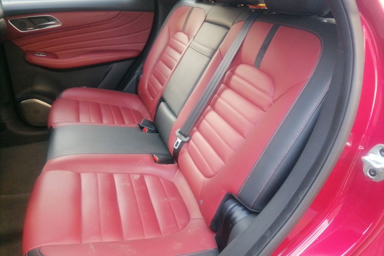 名爵HS 2018款 30T 自动四驱Trophy荷尔蒙超燃版 国V中控内饰21