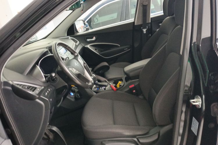 现代 胜达 2015款 2.0T 自动两驱舒适型 5座局部细节19