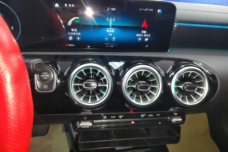 奔驰A级 2022款 改款 A 200 L 运动轿车时尚型中控内饰16
