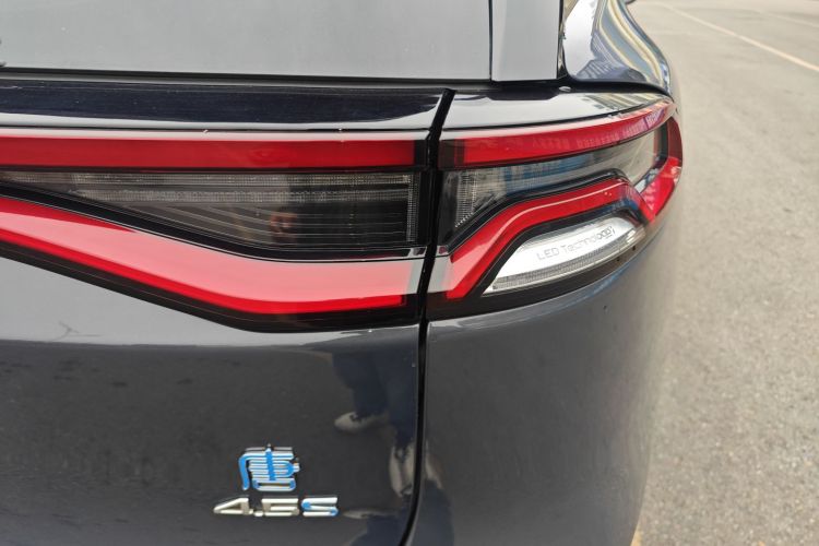 比亚迪 唐新能源 2018款 DM 2.0T 全时四驱智联创睿型 7座 国V车身外观9