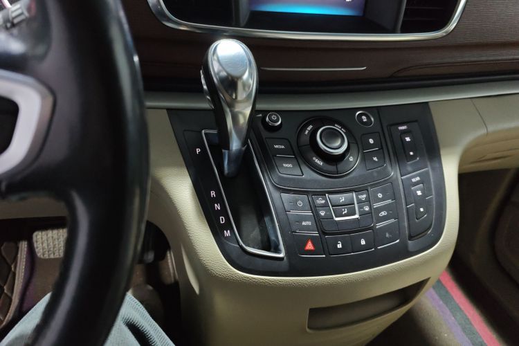 别克GL8 2017款 25S 舒适型 国V局部细节18