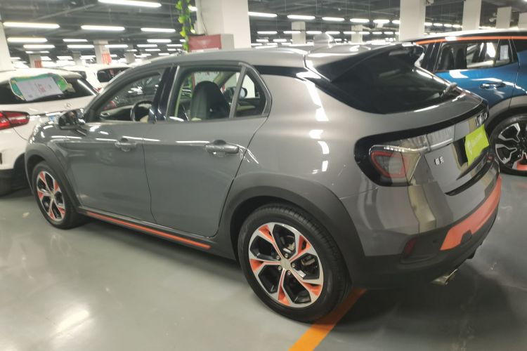 领克02 2018款 1.5T DCT两驱耀版 国V车身外观4