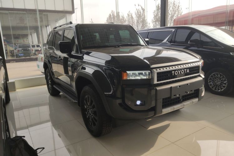 丰田 普拉多 2024款 2.4T 全能TX版 5座车身外观3