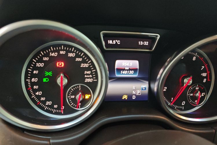 奔驰GLE 2017款 GLE 320 4MATIC 动感型中控内饰14