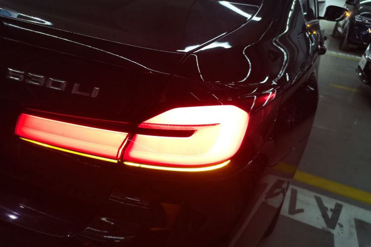 宝马5系 2023款 530Li xDrive 豪华套装车身外观9