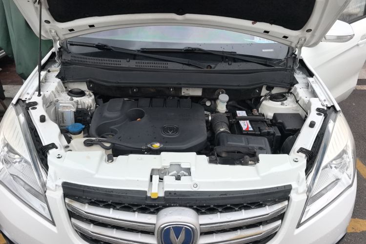 长安CS35 2016款 1.6L 手动豪华型 国IV机舱底盘24
