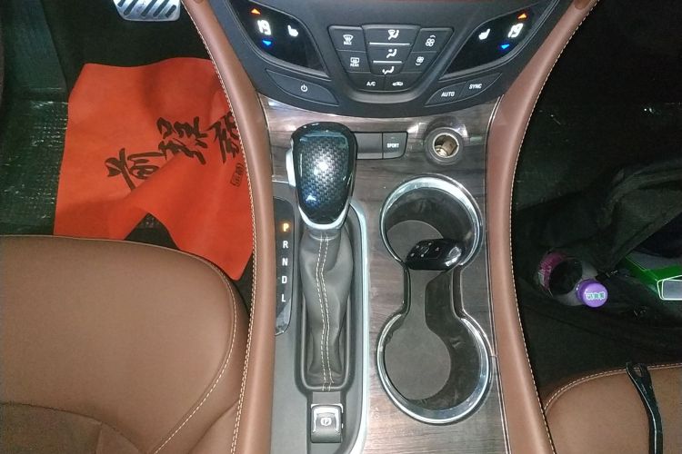 别克 昂科威 2017款 28T 四驱精英型中控内饰18