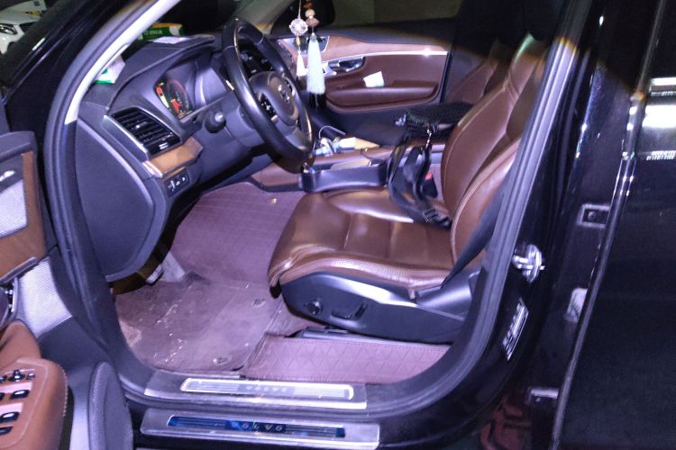 沃尔沃XC90新能源 2018款 E驱混动 T8 智尊版 7座局部细节19