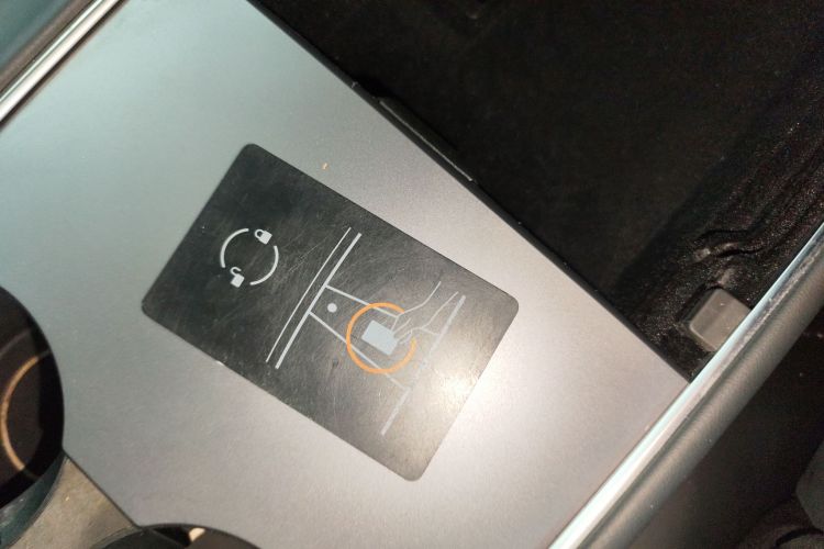 特斯拉 Model 3 2021款 Performance高性能全轮驱动版中控内饰7001