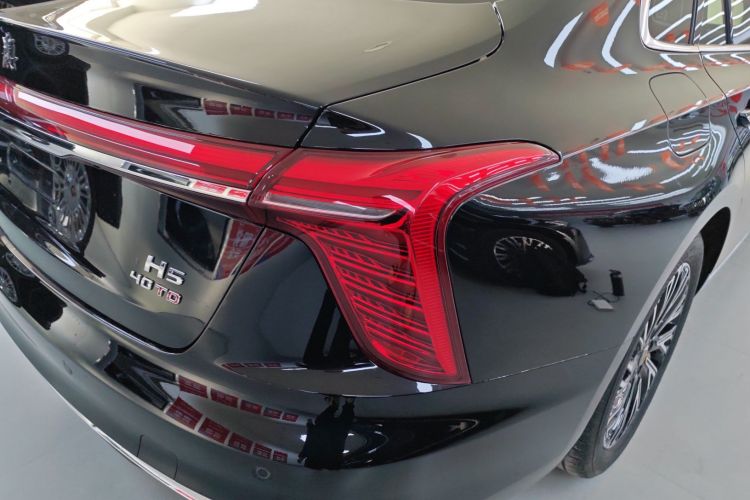 红旗H5 2024款 2.0T 自动智联旗畅版车身外观6006