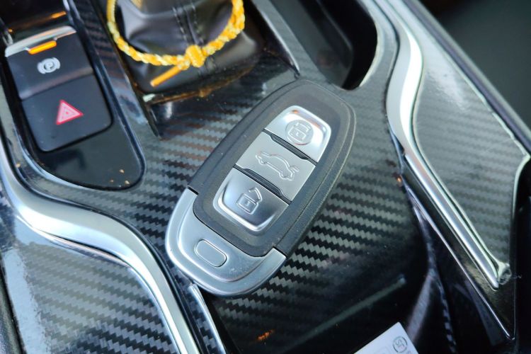 红旗E-QM5 2024款 560km PLUS中控内饰7001