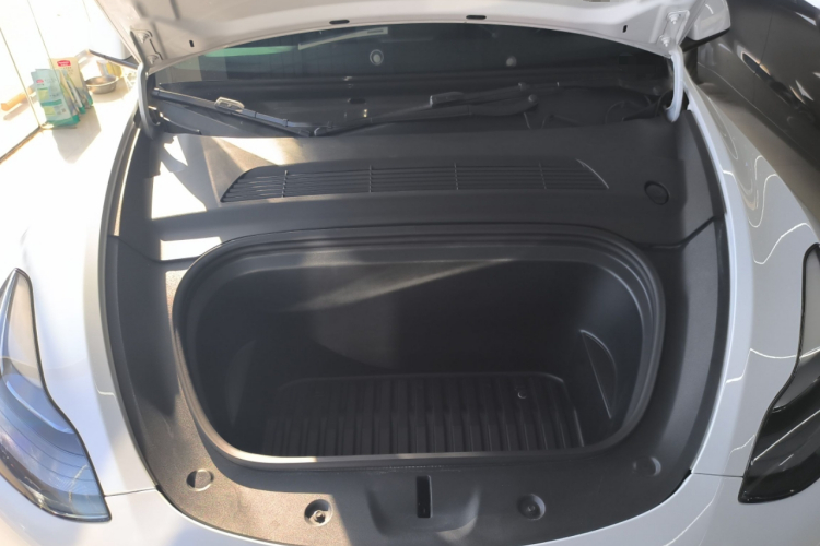 特斯拉 Model Y 2022款 改款 长续航全轮驱动版局部细节24