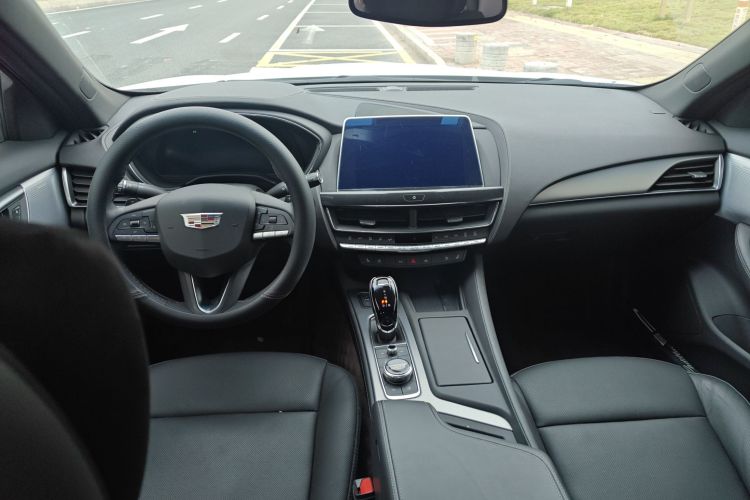 凯迪拉克CT5 2023款 28T 豪华型（标准版）中控内饰12