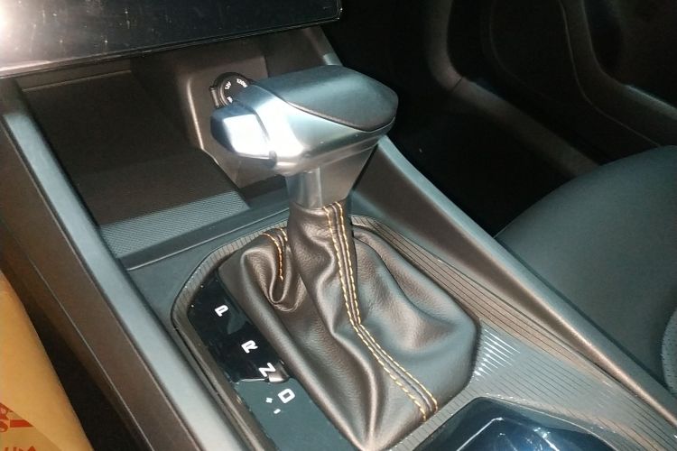 东风风神 奕炫 2024款 1.5L 自动劲速版中控内饰18