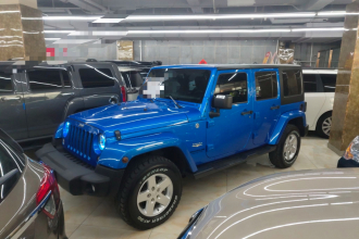 Jeep 牧马人 2015款 2.8TD Sahara 四门舒享版