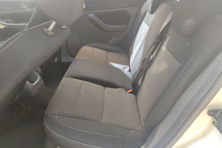 福特 福克斯 2013款 两厢经典 1.8L 自动基本型中控内饰21