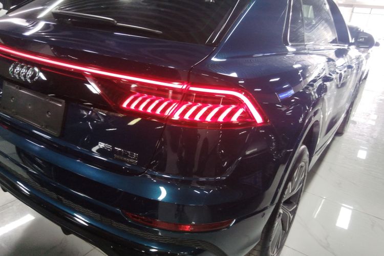 奥迪Q8 2021款 55 TFSI 臻选动感型车身外观9