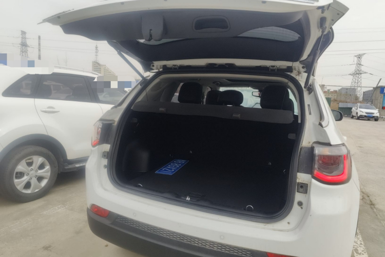 Jeep 指南者 2017款 200T 自动家享版局部细节23