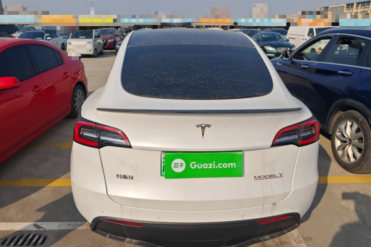 特斯拉 Model Y 2022款 Performance高性能全轮驱动版车身外观6