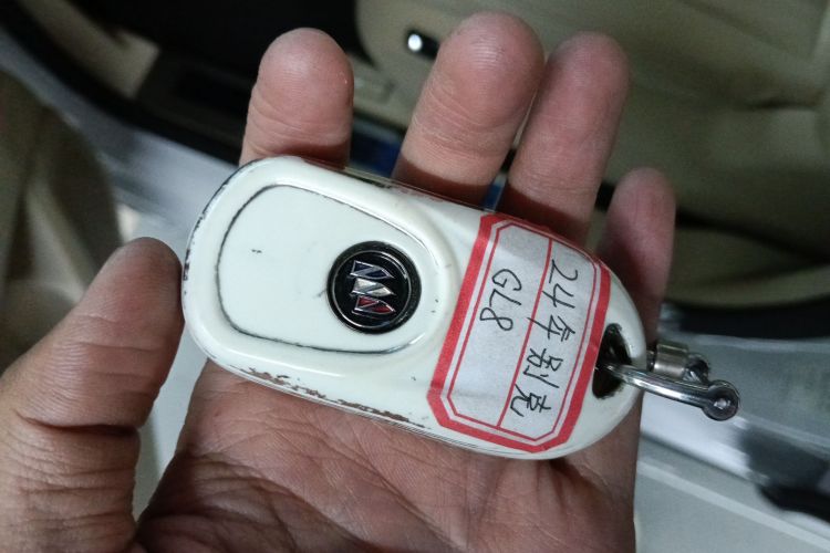 别克GL8 2023款 改款 陆上公务舱 豪华型中控内饰11