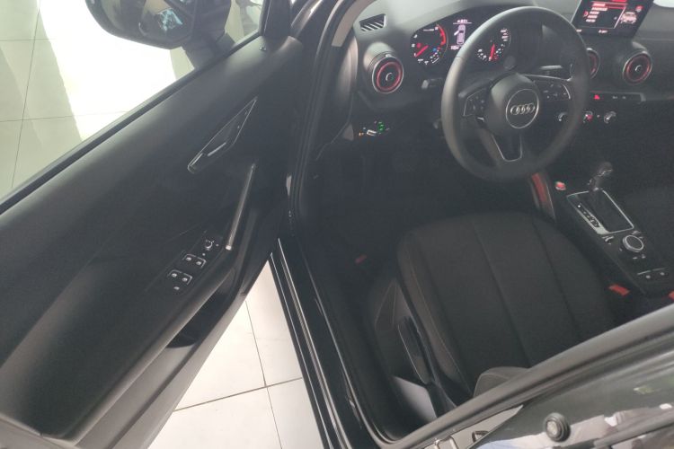 奥迪Q2L 2018款 35 TFSI 上市专享版 国VI中控内饰7003