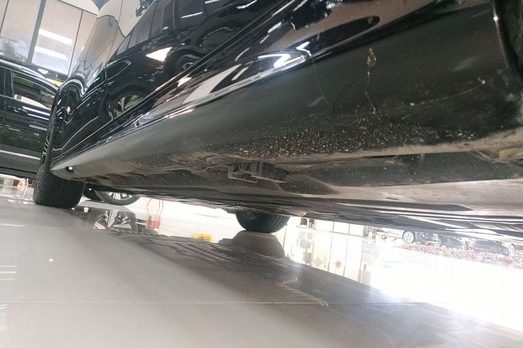 奔驰E级 2025款 改款 E 300 L 豪华型局部细节9002