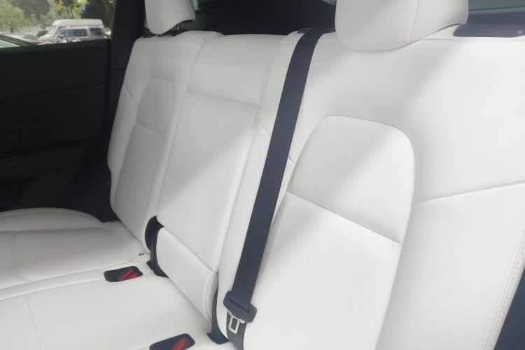 特斯拉 Model Y 2022款 改款 后轮驱动版中控内饰7004