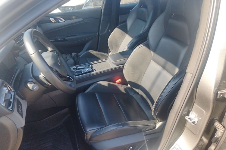 领克03 2022款 2.0TD DCT劲Plus中控内饰19