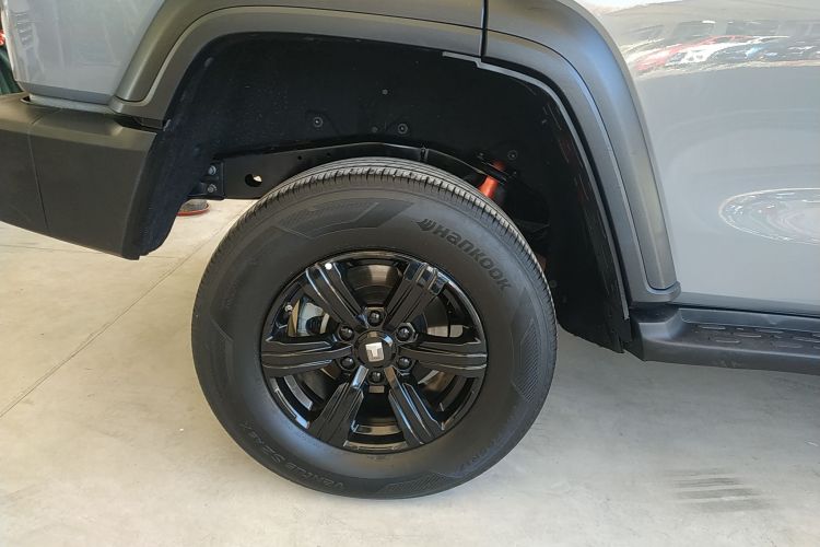 坦克300 2023款 越野版 2.0T 挑战者车身外观6008