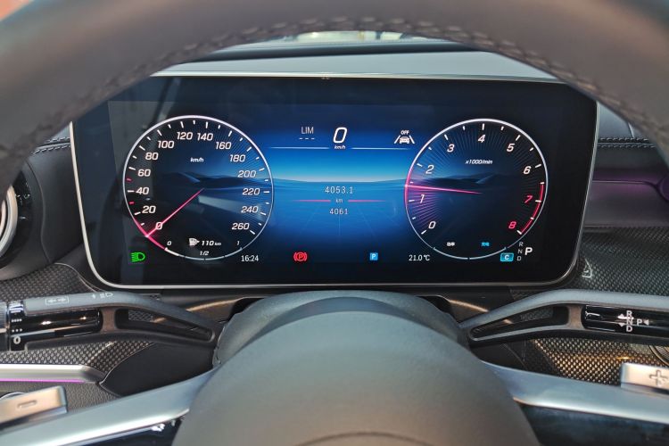 奔驰C级 2025款 C 260 L 运动版中控内饰14