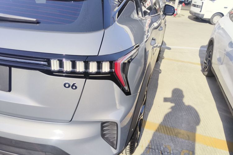 领克06 2023款 Remix 1.5T 劲Halo车身外观9