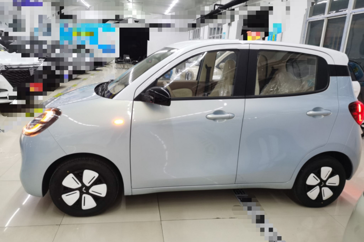 五菱汽车 宏光MINIEV 2025款 四门版 臻享+款车身外观4