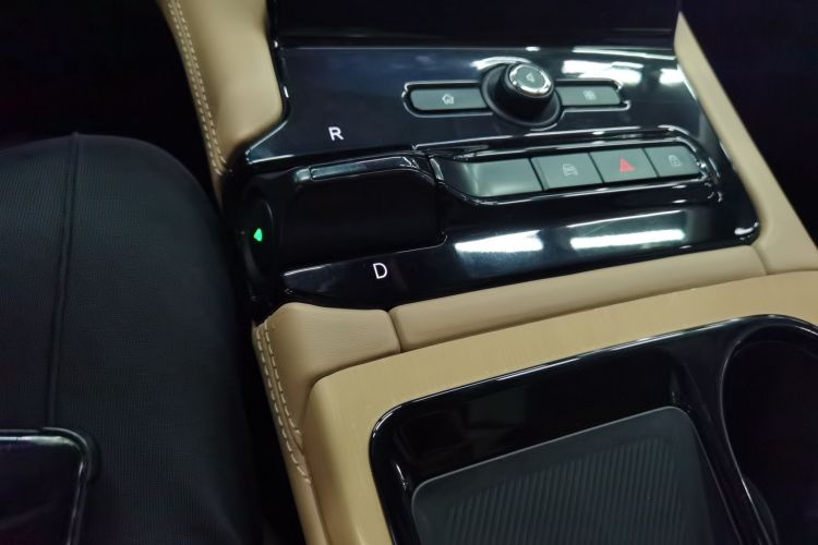 蔚来ES8 2018款 创始版中控内饰18