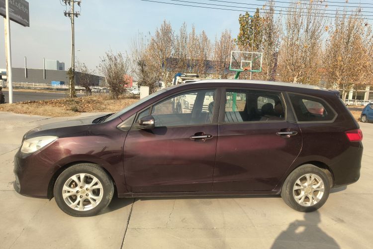 海马V70 2016款 1.5T 自动适·享型 7座车身外观4