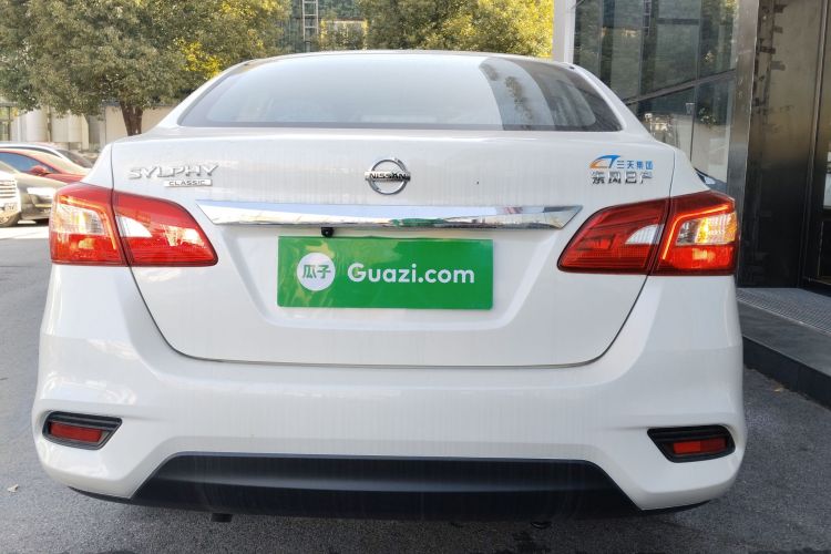 日产 轩逸 2024款 改款三 经典 1.6XE CVT舒适版车身外观6