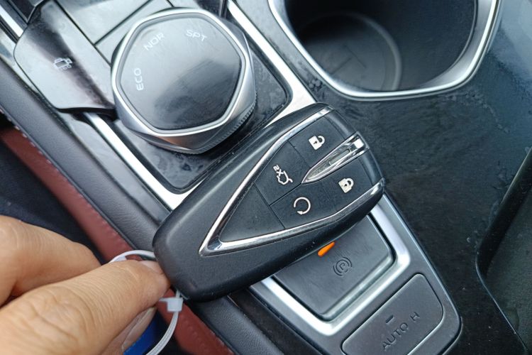 长安 逸动 2022款 PLUS 蓝鲸NE 1.4T GDI DCT旗舰版中控内饰11