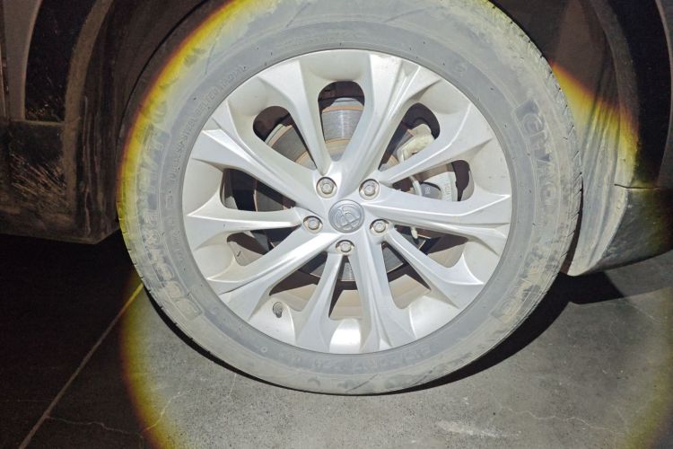 中华V3 2015款 1.5L 手动舒适型车身外观10